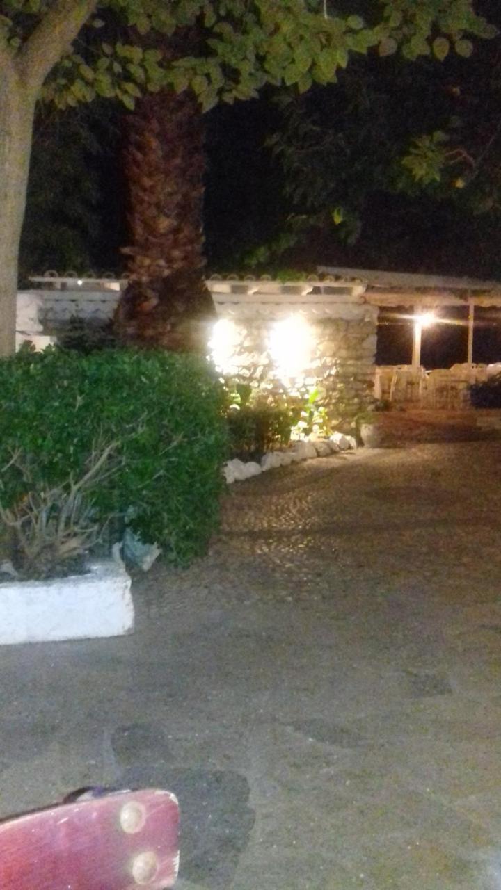Taradella Hotel Alissos エクステリア 写真