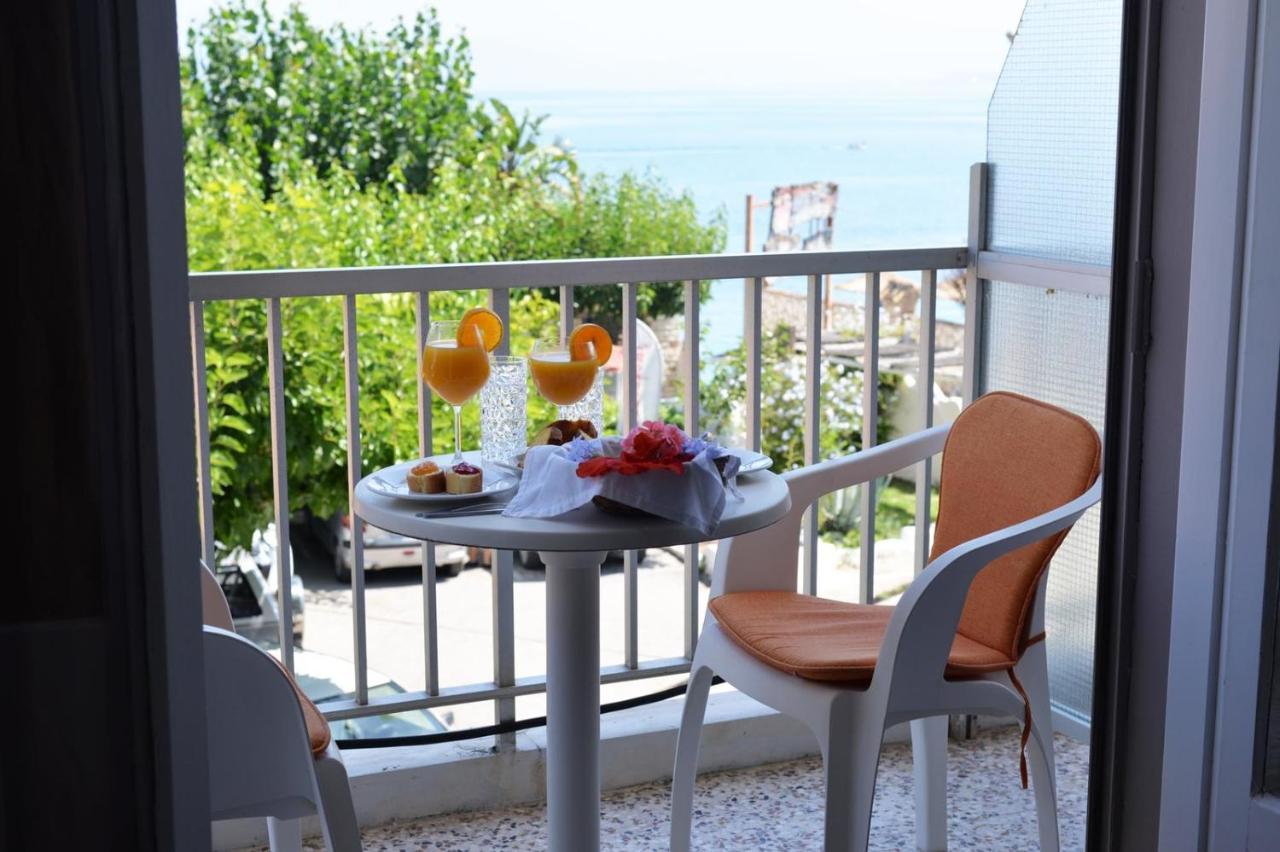 Taradella Hotel Alissos エクステリア 写真