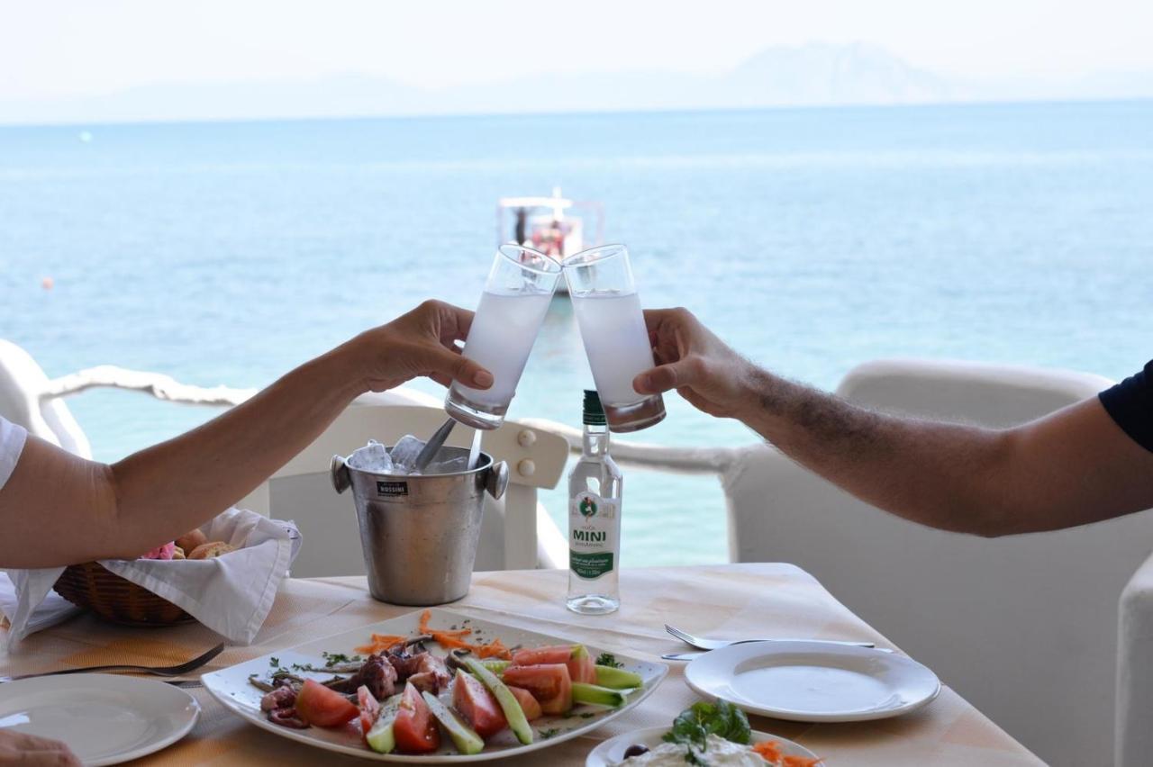 Taradella Hotel Alissos エクステリア 写真